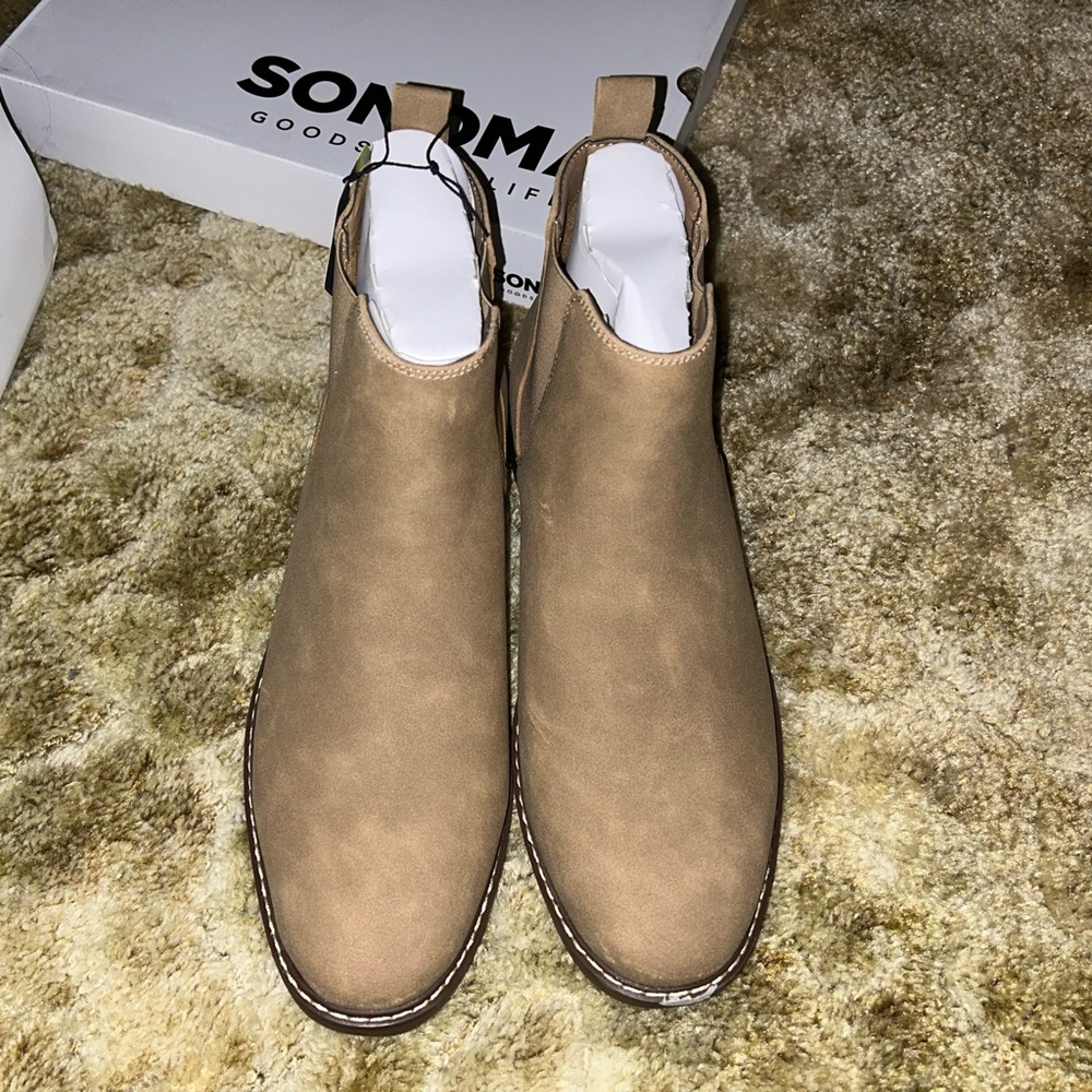 Never been worn. Great condition